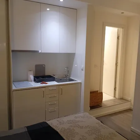 Senjak Apartment, Near Fair Lejlighed *