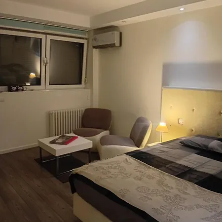 Senjak Apartment, Near Fair Lejlighed Beograd